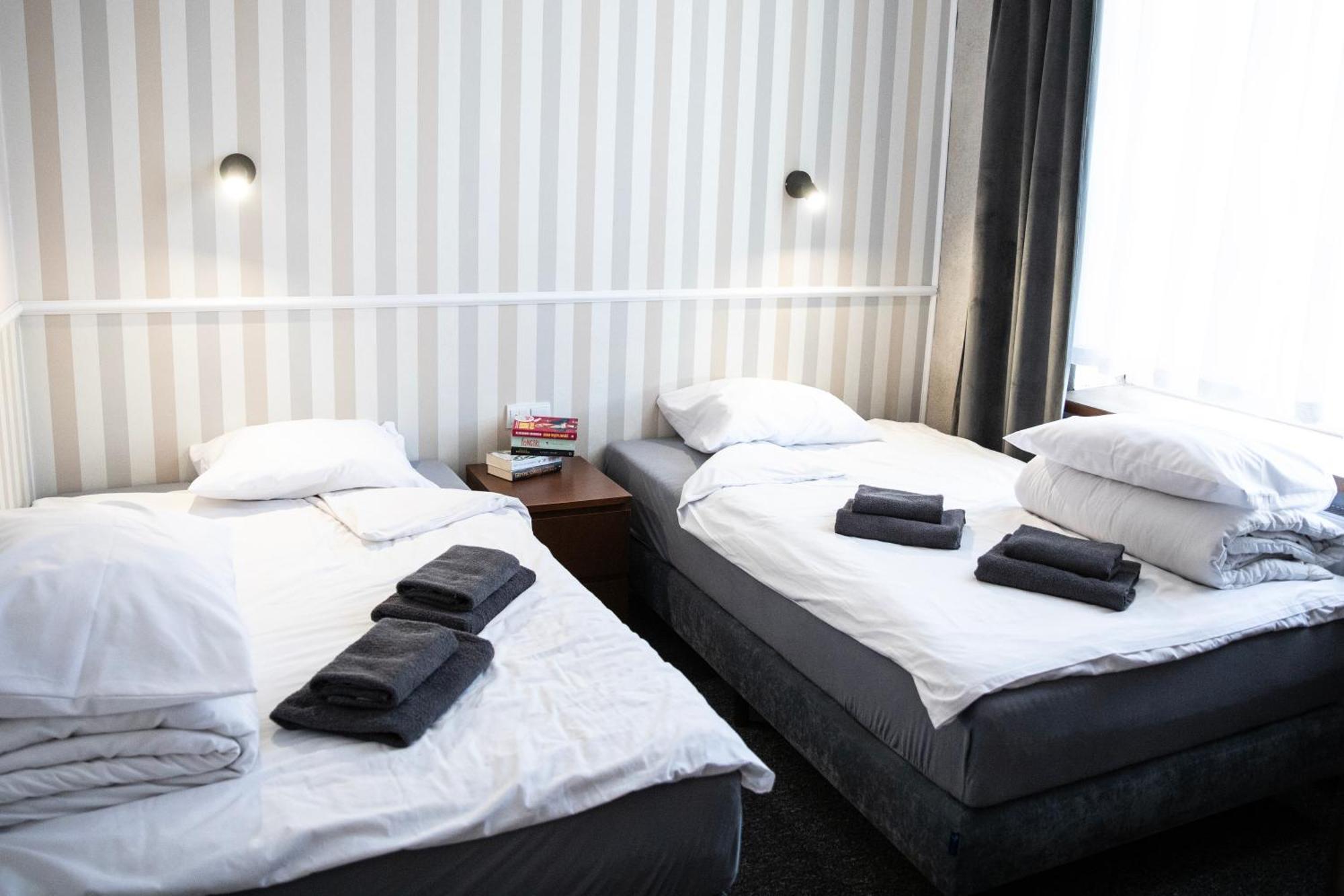 New Adler Bed & Breakfast Лодзь Экстерьер фото