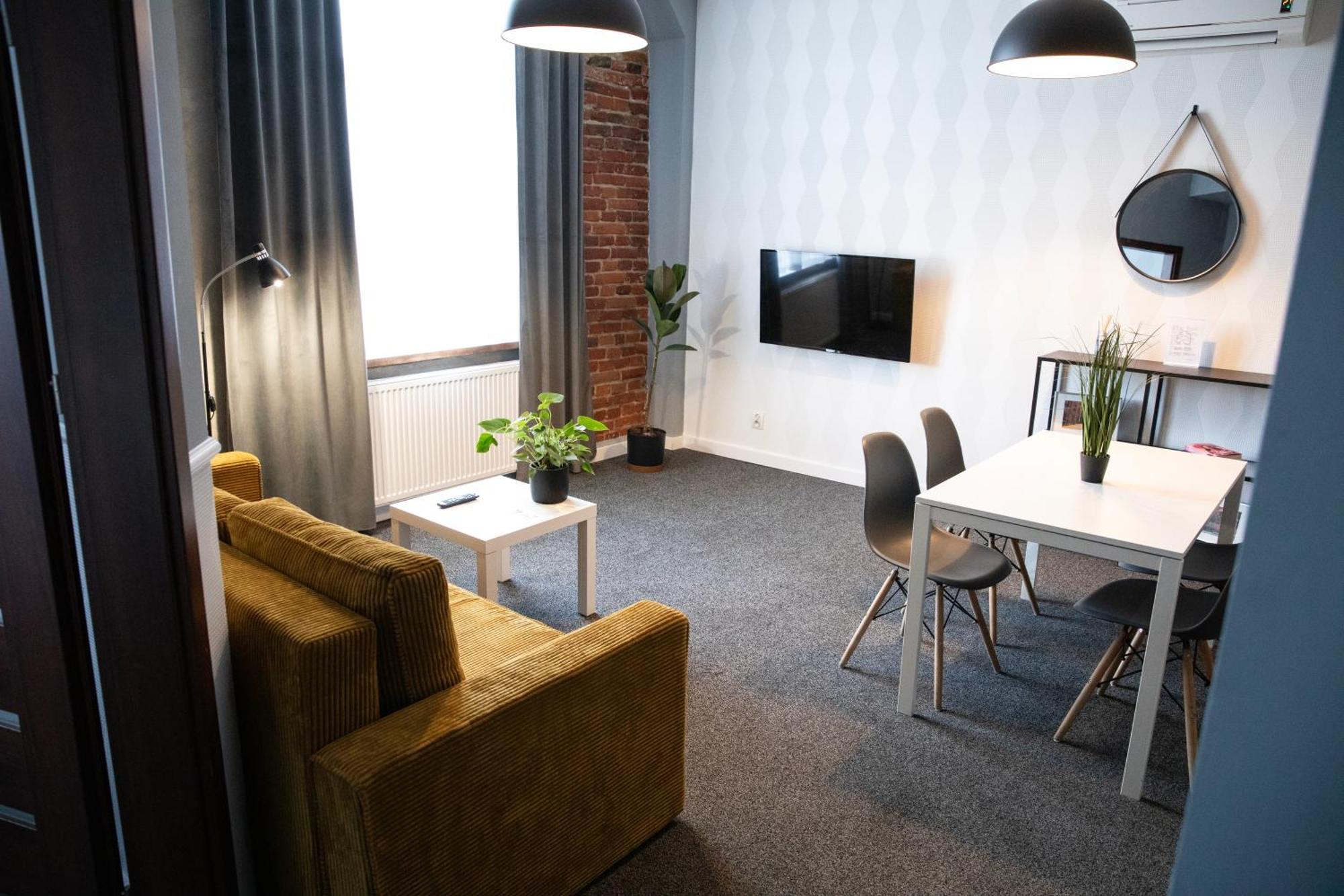 New Adler Bed & Breakfast Лодзь Экстерьер фото