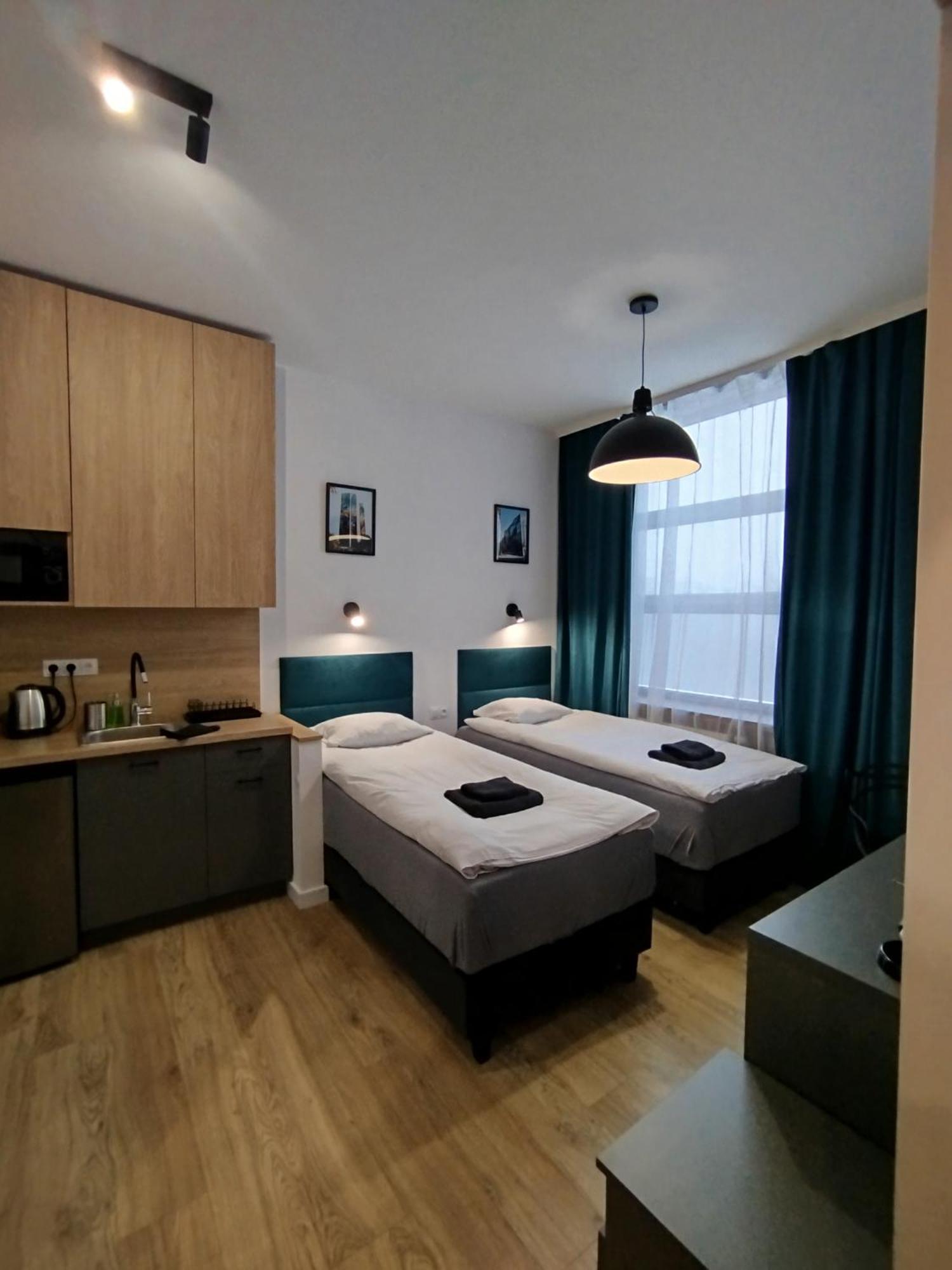 New Adler Bed & Breakfast Лодзь Экстерьер фото