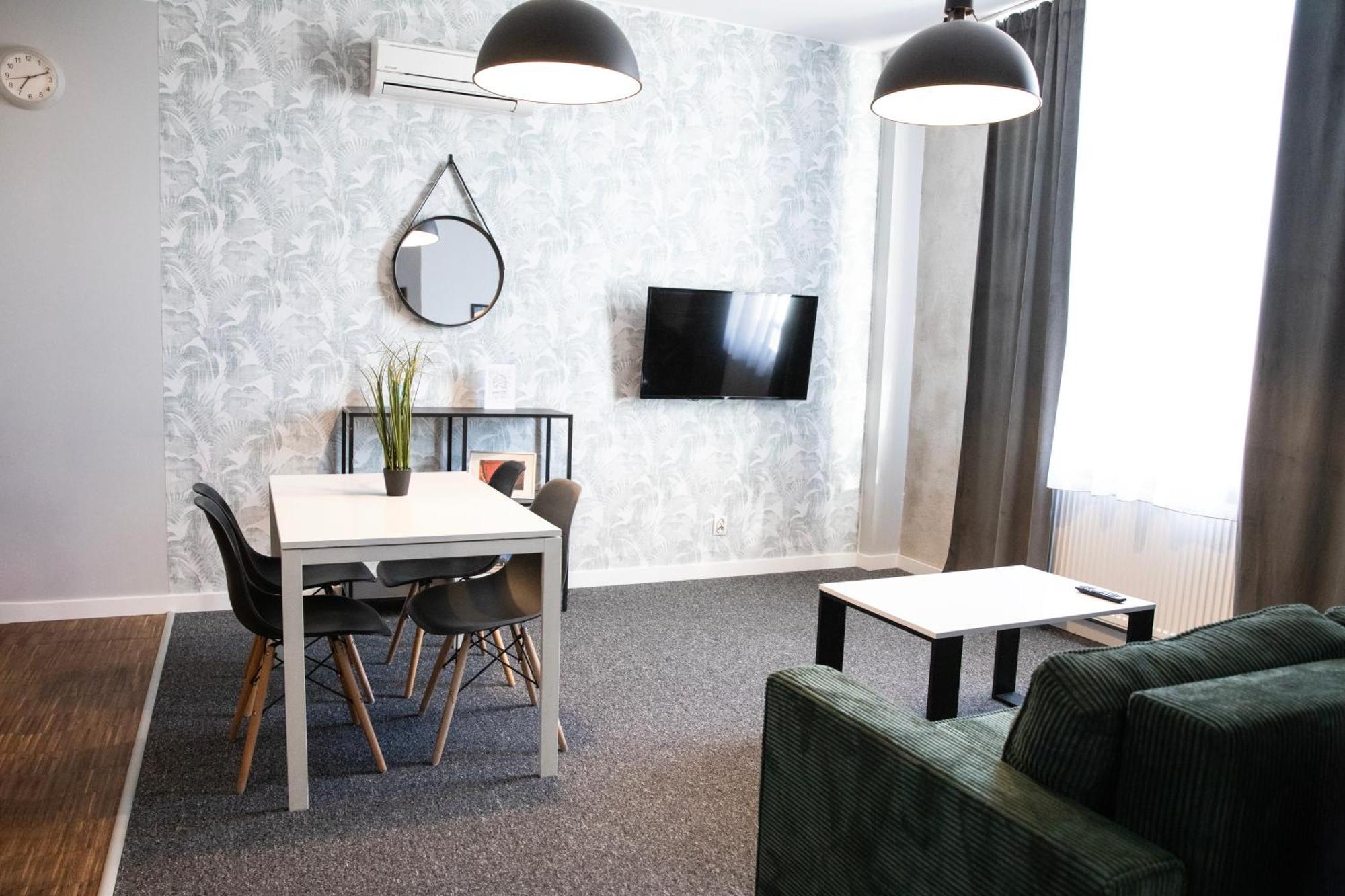 New Adler Bed & Breakfast Лодзь Экстерьер фото