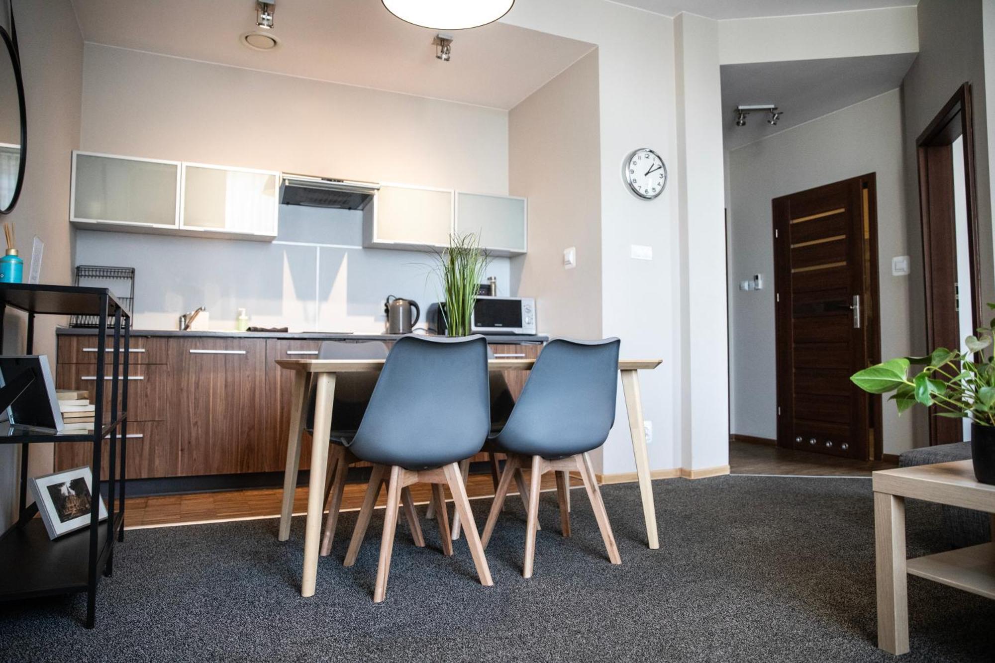 New Adler Bed & Breakfast Лодзь Экстерьер фото