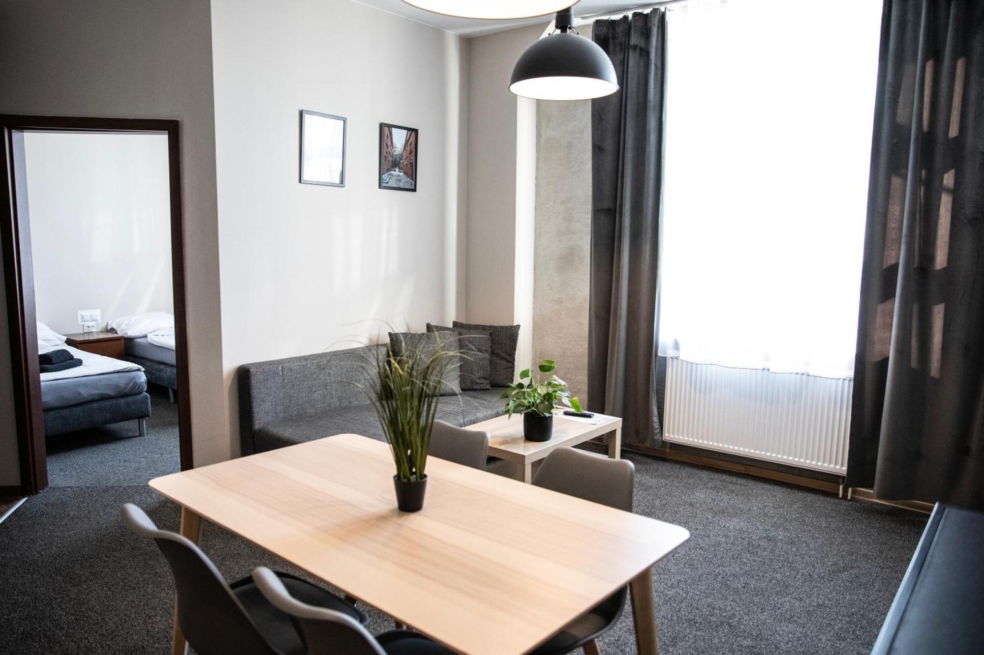New Adler Bed & Breakfast Лодзь Экстерьер фото