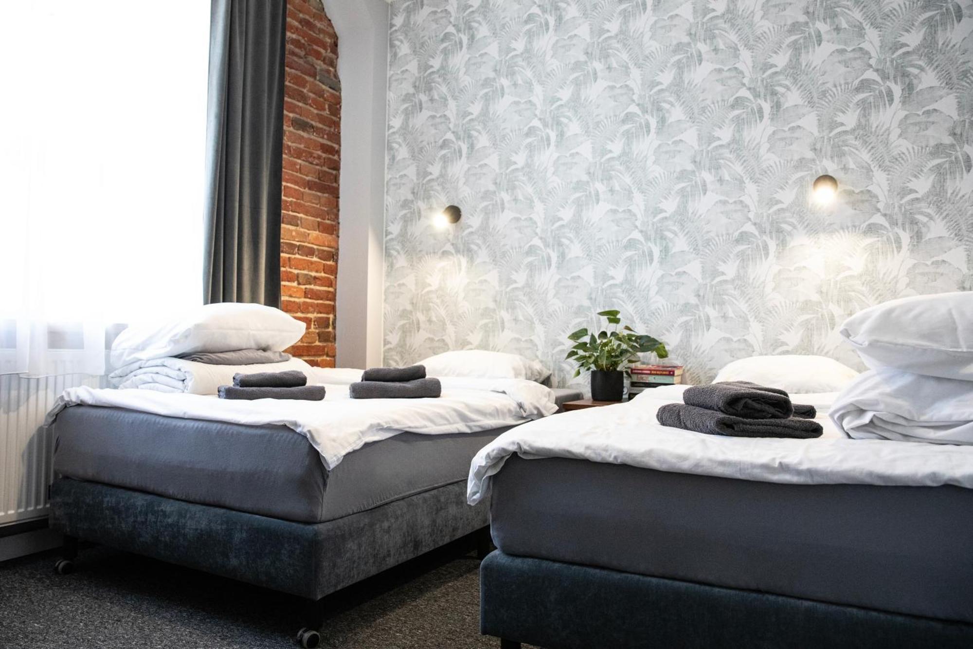 New Adler Bed & Breakfast Лодзь Экстерьер фото