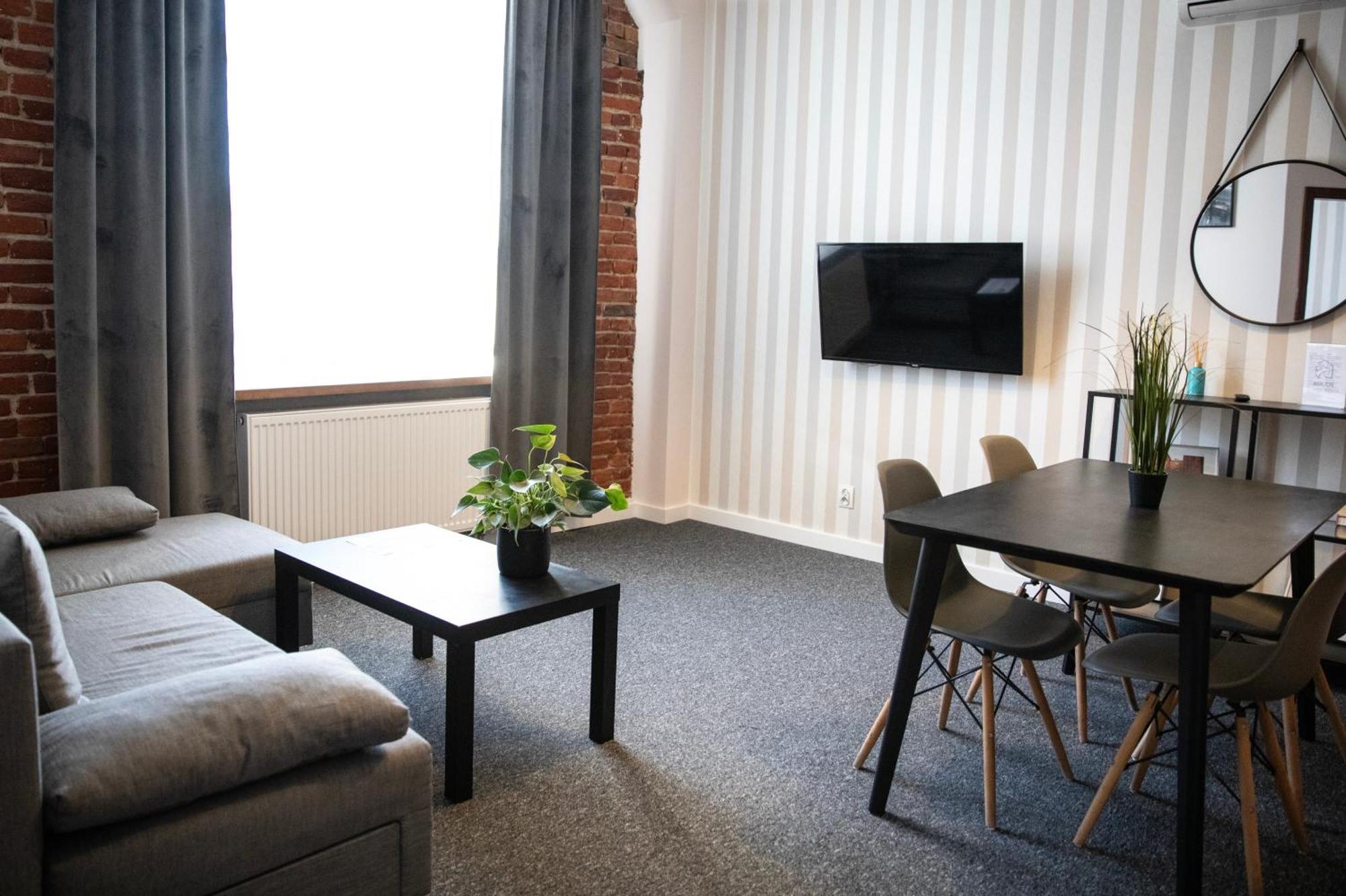 New Adler Bed & Breakfast Лодзь Экстерьер фото
