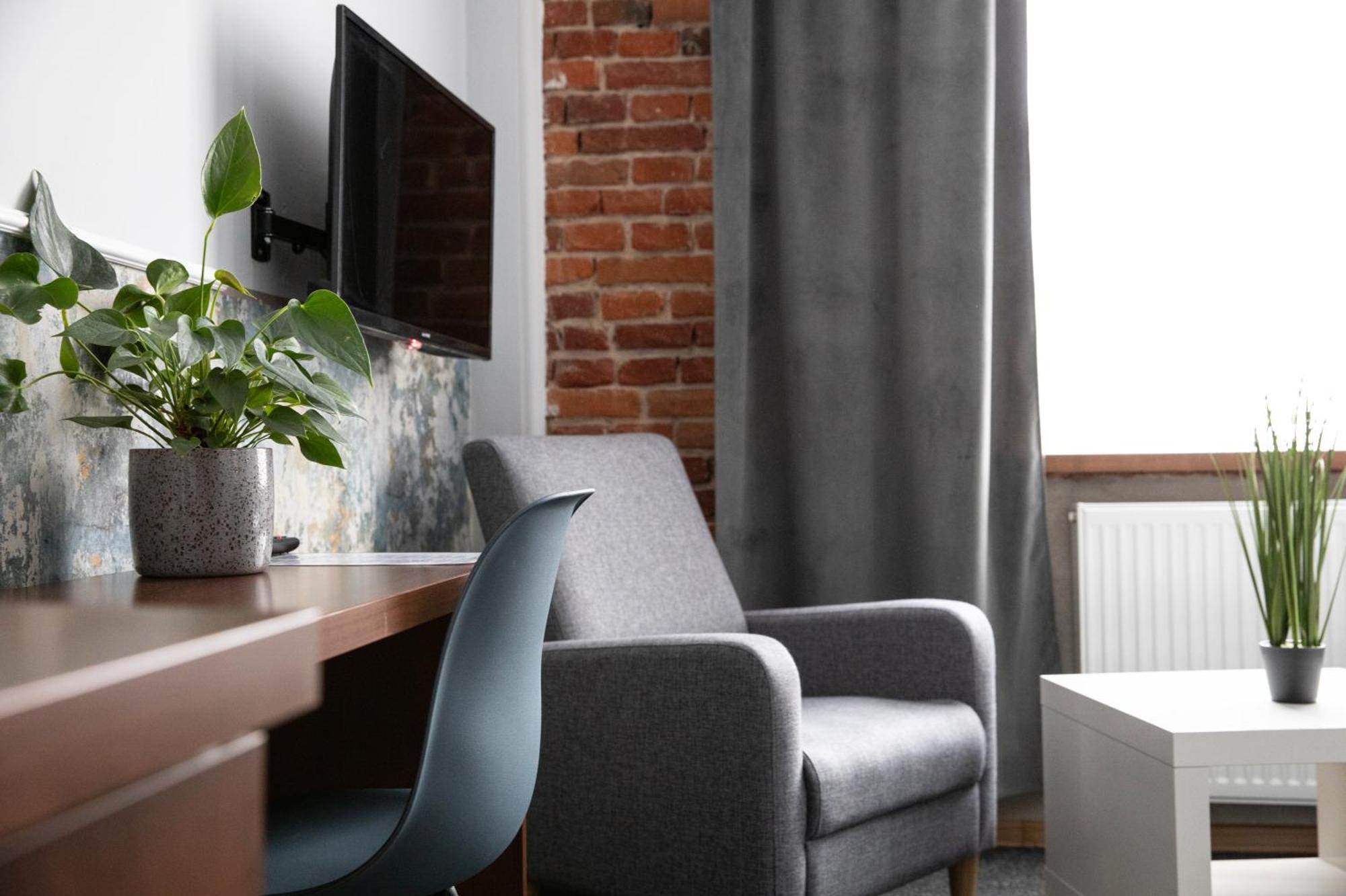 New Adler Bed & Breakfast Лодзь Экстерьер фото
