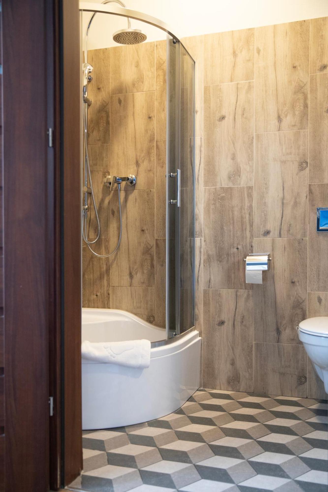 New Adler Bed & Breakfast Лодзь Экстерьер фото
