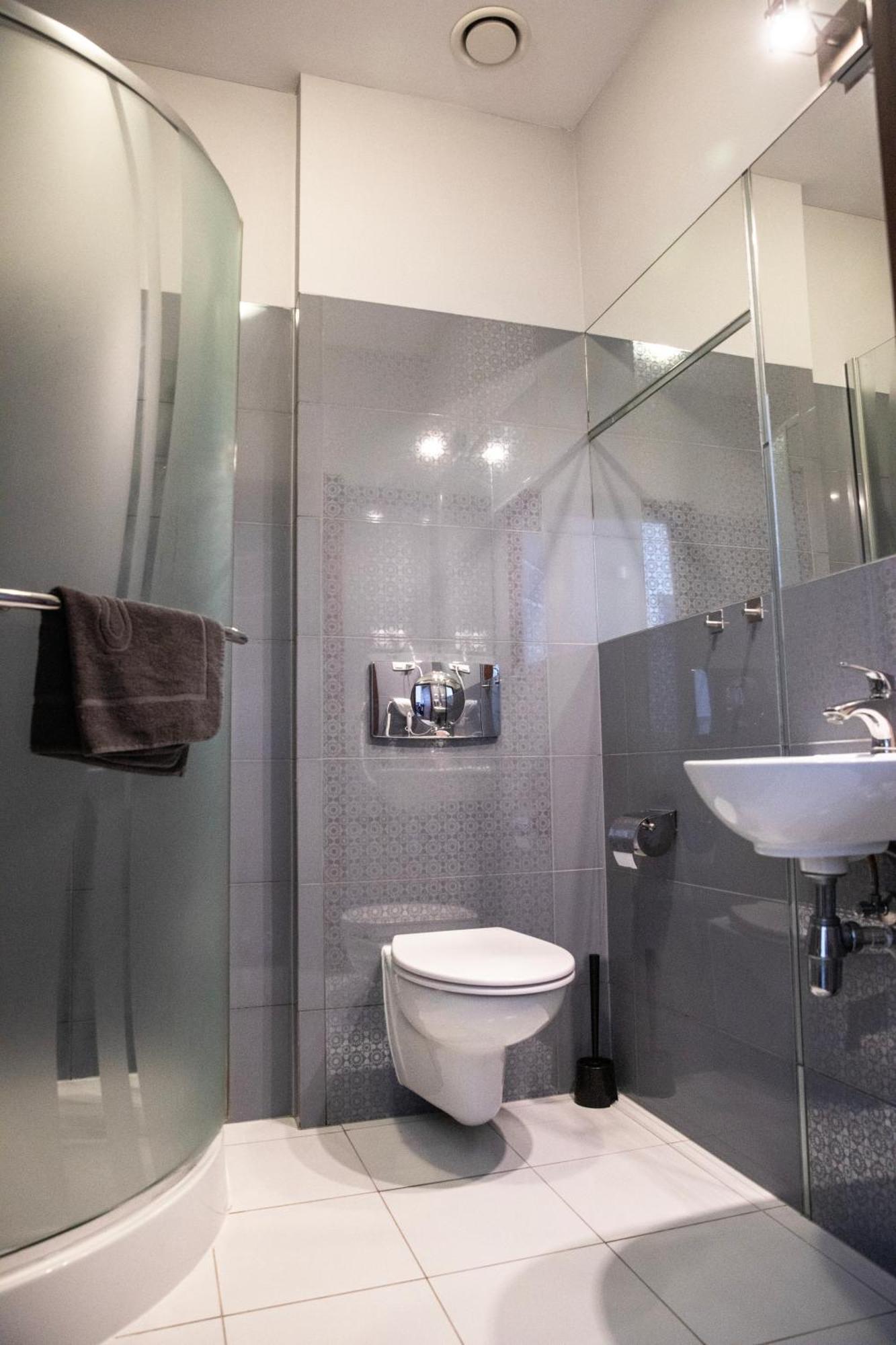 New Adler Bed & Breakfast Лодзь Экстерьер фото