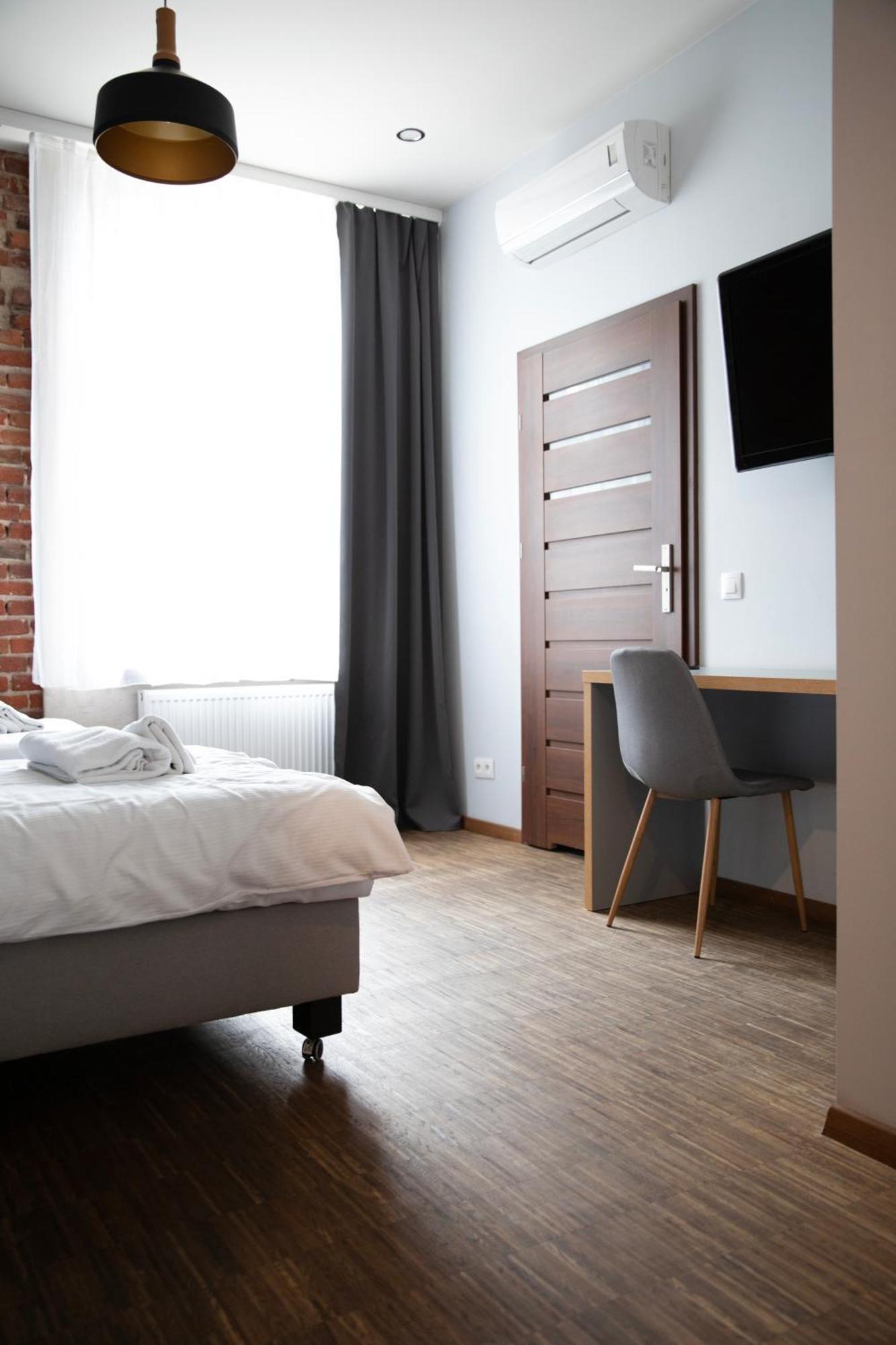 New Adler Bed & Breakfast Лодзь Экстерьер фото